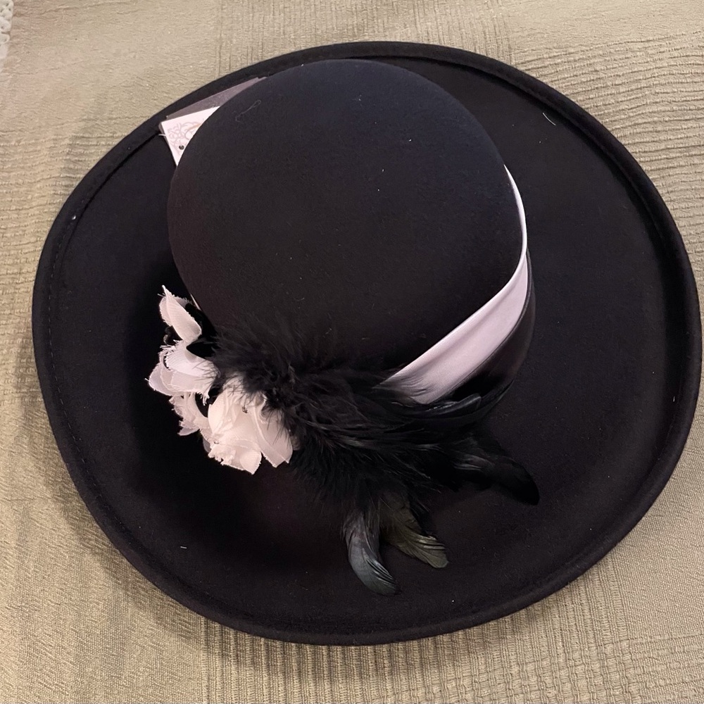 Black and White Wide-Brimmed Hat with Floral Accent